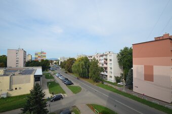 REZERVOVANÉ - PEKNÁ GARSÓNKA S LOGGIOU  V CENTRE TREBIŠOVA - 13