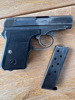 Zbierka pistoli ČZ - 13