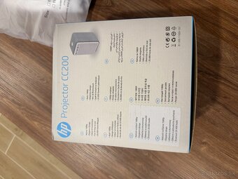 Nový HP Projector CC200 s diaľkovým ovládačom plus plátno - 13