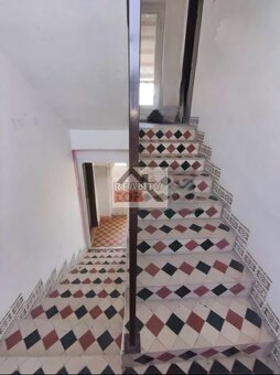 Rodinný dom - priestranný, dvojgeneračný, investičná príleži - 13