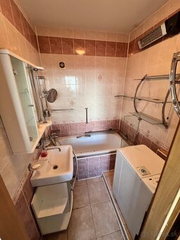 Predám 2-izbový byt s balkónom v centre Piešťan - 13