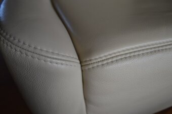 predam velmi kvalitne kozene kreslo zn.HIMOLLA - 13