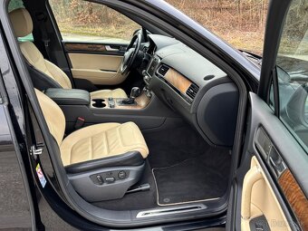 Volkswagen Touareg 3.0TDI Exclusive - 13