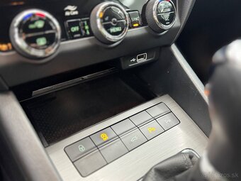 Škoda Octavia Combi 2.0 TDi 110 kW DSG SOLEIL FullLedOdpočet - 13