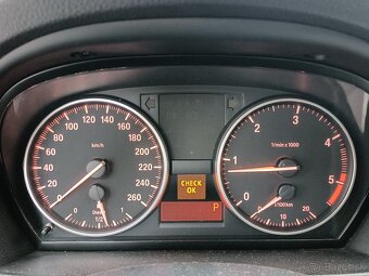 BMW 320d Xdrive LCI - 13