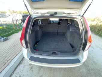Predám Volvo V50 1,6 drive e 81kW r 2011 - 13