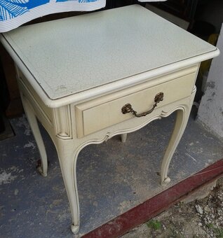 Krásne retro kúsky, stojan na kvety, stolík s výpletom - 13