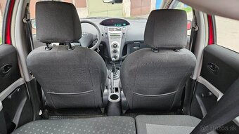 Toyota Yaris 1,0 , 51kw, 5d. hatchback, 5-st. manuál - 13