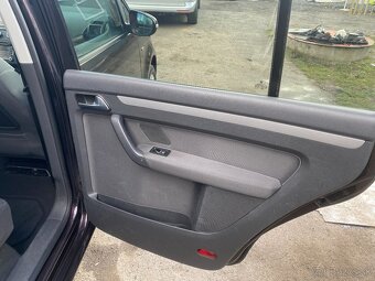 Volkswagen Touran, 1.6 TDI Life BlueMotion,7míst - 13