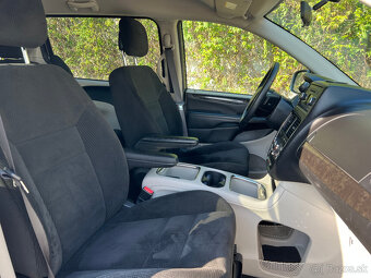 Dodge Grand Caravan SXT 3.6 V6, 1 majitel, 47 000 km - 13