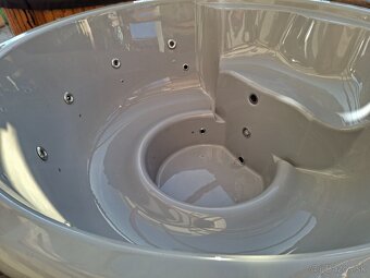 Kúpacia kaďa / vírivka v plnej výbave / termokryt v cene - 13