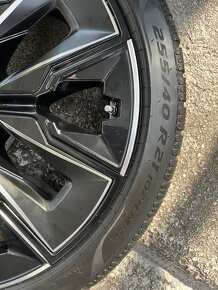 BMW 7 G70 zimna sada pneumatiky Pirelli - 13