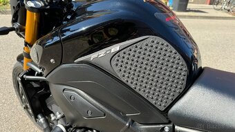 Yamaha FZ8 - 13
