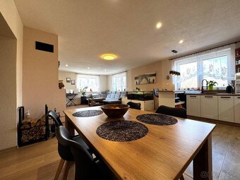 Zrekonštruovaný 4-izbový rodinný dom s garážou GALOVANY - 13