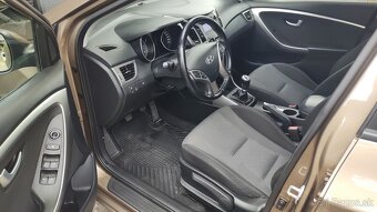HYUNDAI i30 Len 99000 km 1,6GRDI - 13