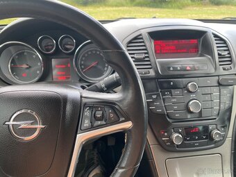 Predam Opel Insignia Sports Tourer - 13