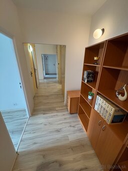 Prenajmem slnečný 2-izbový byt - 13