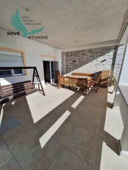 Exluzívny dvojpodlažný dom  vo vyhľadávanej lokalite na ostr - 13