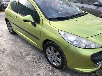 Peugeot 207 - 13