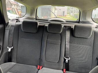 Ford Focus kombi 1,6 benzin - 13