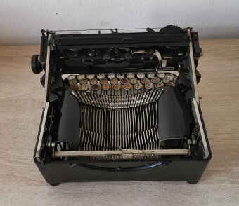 Starožitný skladací písací stroj ERIKA model 4 z roku 1927 - 13