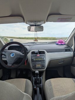 Fiat Grande Punto - 13