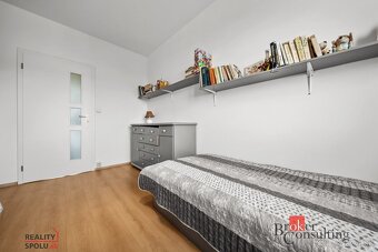 Krásny 3-izbový zariadený byt v Petržalke na Gessayovej ulic - 13