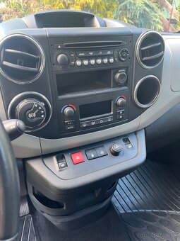 Berlingo 1,6 D rok 2015 Nova Stk Ek top stav - 13