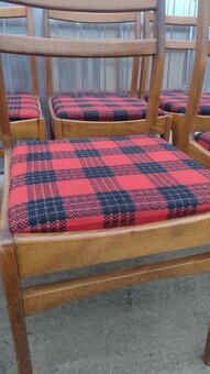 Predám veľký roztahovaci stôl a 6 x stoličky. - 13