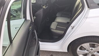 ŠKODA OCTAVIA COMBI 2.0 TDI.DSG - 13