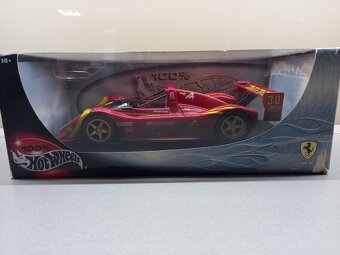 FERRARI 333 SP MOMO HOTWHEELS 1:18 č.2 - 13