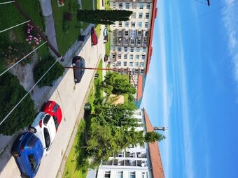 V slušnej bytovke, pekný slnečný zrekonštruovaný byt. - 13