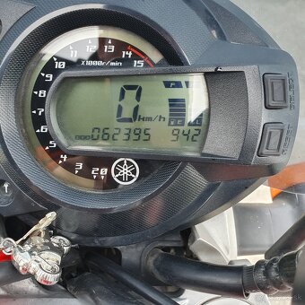 Yamaha fz600 - 13
