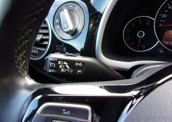 Volkswagen Beetle 1.6TDi 77kW DESIGN FENDER NAVI nafta - 13