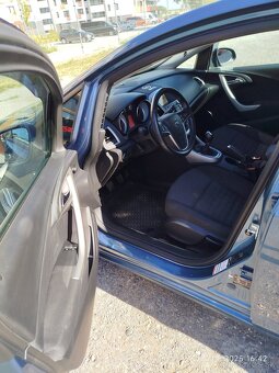 Opel Astra J 1, 7 CDTI ekoflex - 13