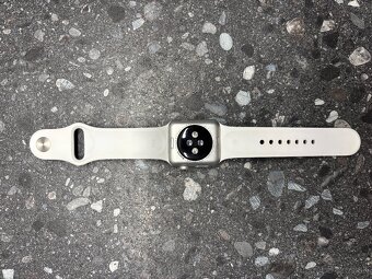 iPhone 15 Pro 128GB + Apple Watch Series 3 - 13