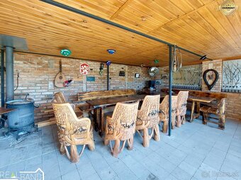 LUXUSNÝ MODERNÝ RODINNÝ DOM S DESIGNOVOU ZÁHRADOU - 13