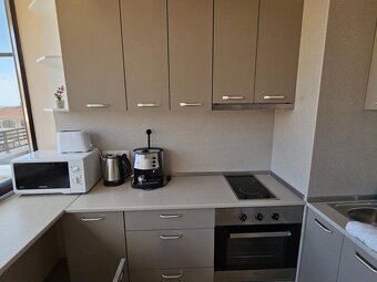 Trojizbový apartmán s morským panoramatickým výhľadom - 13