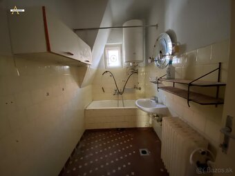 Na predaj rodinný dom na pozemku 592 m2 za 86 000 eur. - 13