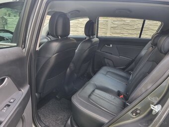 Kia Sportage 2.0 CRDi VGT 4WD EX A/T - 13