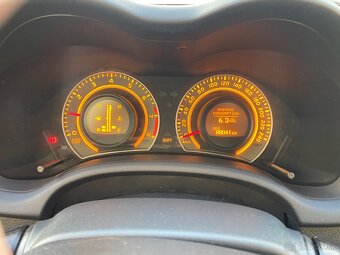 Toyota Corolla 1.6 VVT-I, benzín, Klíma, senzory, Bluetooth - 13
