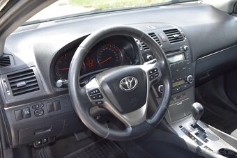 Toyota Avensis Comb - 13