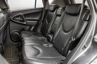 Toyota RAV4 2.2l D-CAT 110kW, A/T - 13