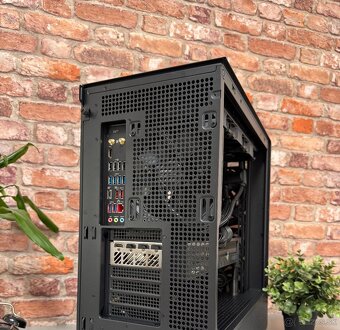 Ryzen 7 9800X3D\32GB\RX 9700XT\SSD\850W Zdroj - 13