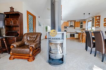 Na PREDAJ 4i rodinný dom s garážou 132 m2 v centre Nitry - K - 13