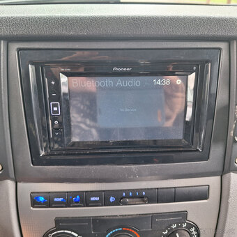 Jeep Commander 3.0 CRD V6 Overland A/T 4x4 - aj na splátky - 13