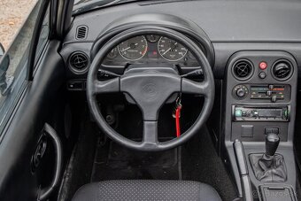 Mazda MX-5 Miata 1,8 benzín - 13