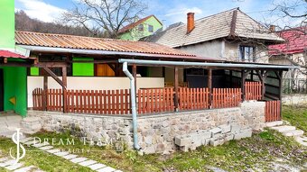Priestranný rodinný dom pre viacčlennú rodinu v obci Hrušov - 13