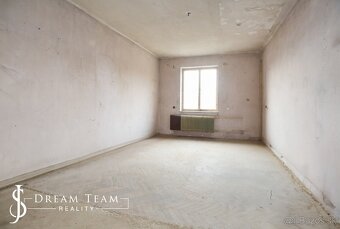 Rodinný dom so štyrmi bytovými jednotkami v obci Beluj - 13
