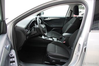 Ford Focus Combi Titanium A/T 6/2024 - 13